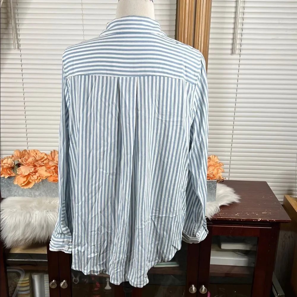 Torrid Lizzie Button-Up Long Sleeve Shirt Size 2 - Picture 6 of 10
